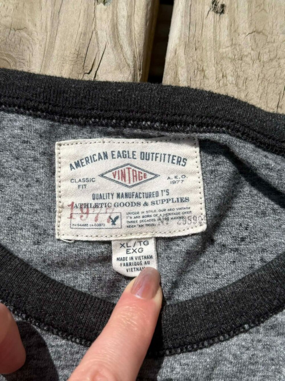 American Eagle Raglan Graphic Tee Y2K Grunge Vintage Streetwear Layering 3245 - Picture 4 of 7